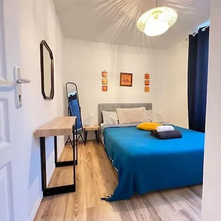 Kb 21 - Metro 7 - Ac - Free Parking - 4 Pers Appartement *