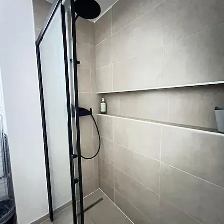 Kb 21 - Metro 7 - Ac - Free Parking - 4 Pers *