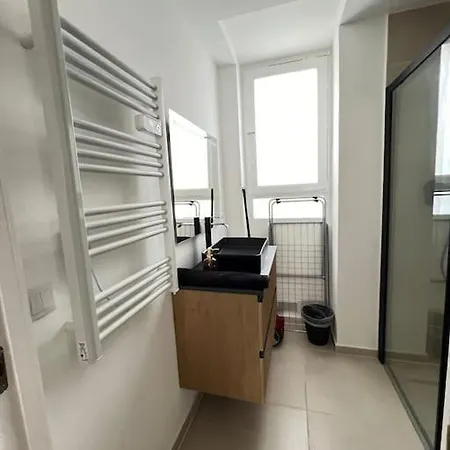 Apartment Kb 21 - Metro 7 - Ac - Free Parking - 4 Pers